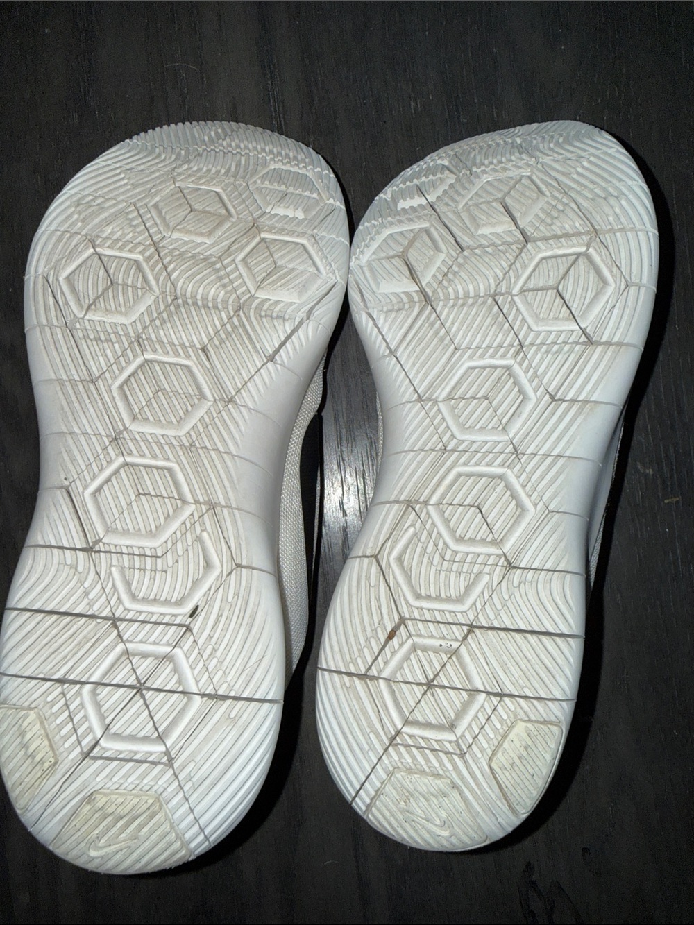 Size 9 Nike Flex Contact Running Shoes - Picture 6 of 7